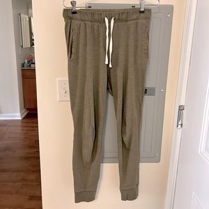 Forever 21 forest green joggers